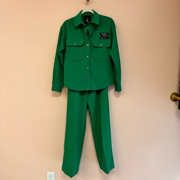 Women suits - Picture 1 of 4